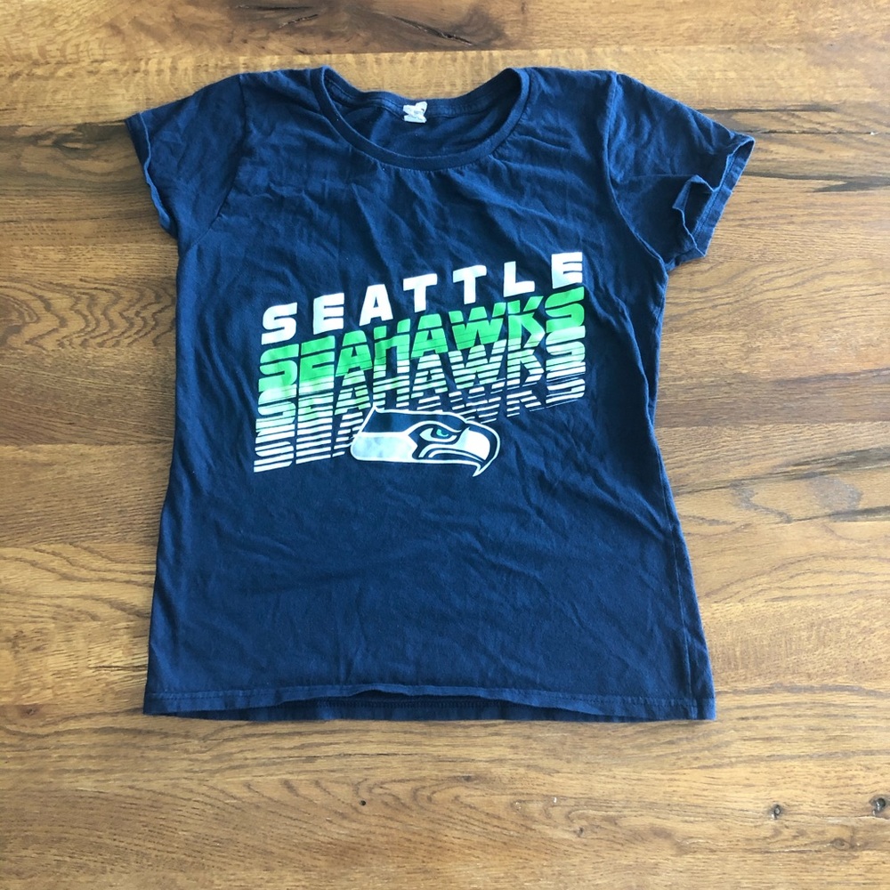 OFFER💚Sea hawks tee!!